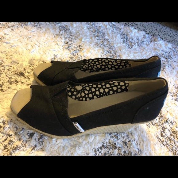 Toms - Picture 6 of 6